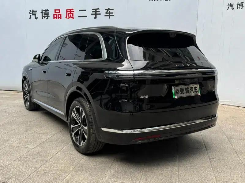Wenjie M7 2026 Extended Range Ultra 5-Seat 4WD (192-line LiDAR) — миниатюра 5