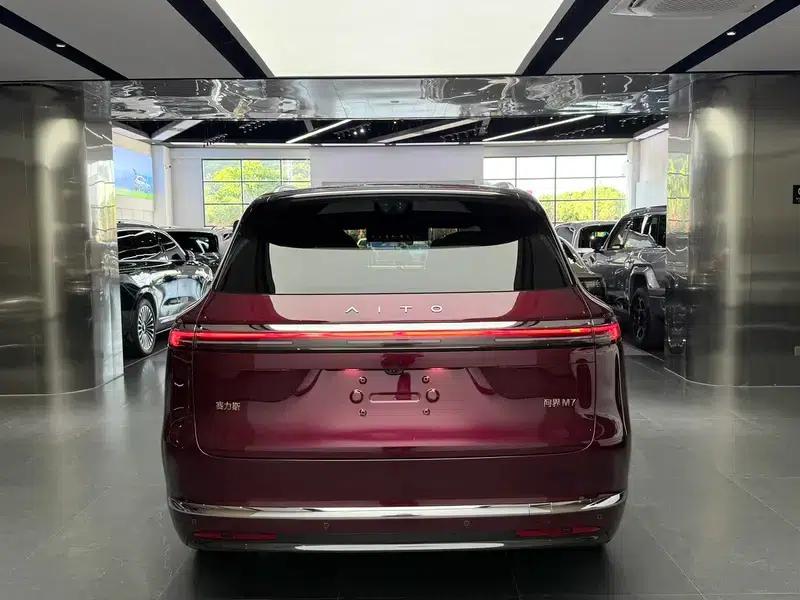 Wenjie M7 2026 Extended Range Ultra 6-Seat 4WD (192-line LiDAR) — миниатюра 4