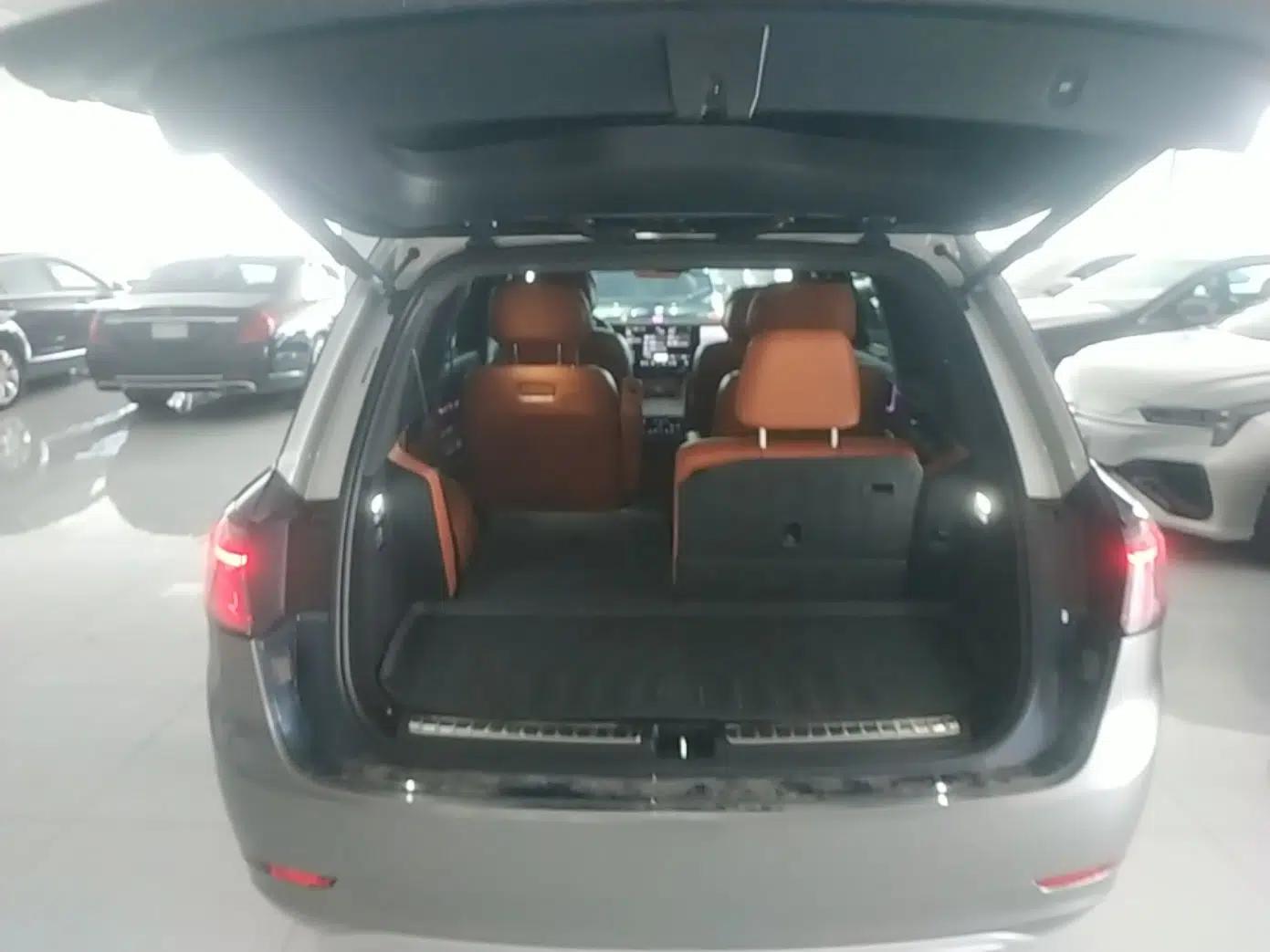 Hima AITO M9 2024 Range-Extended Ultra Version 42 kWh 6-Seater Model — миниатюра 22