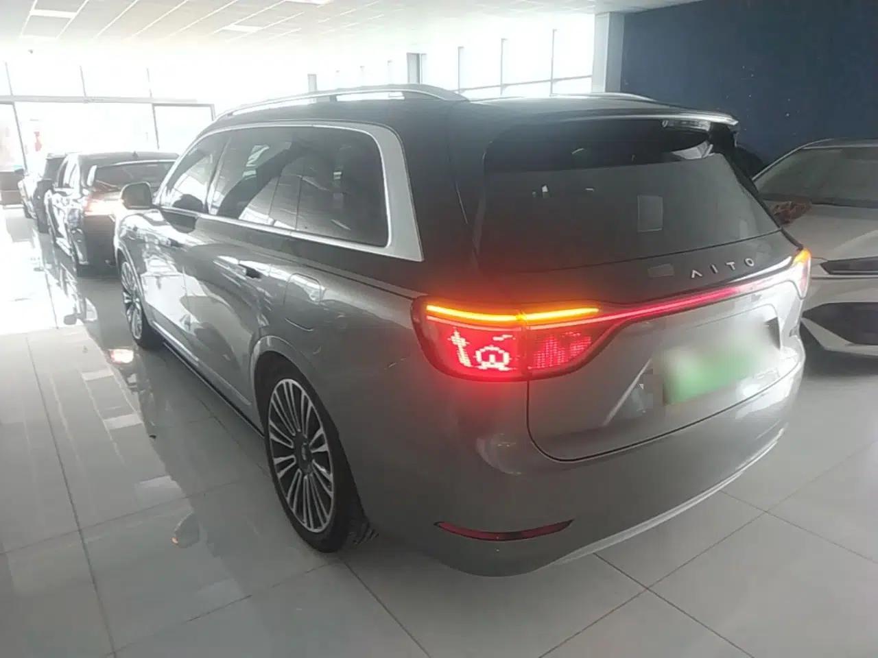 Hima AITO M9 2024 Range-Extended Ultra Version 42 kWh 6-Seater Model — миниатюра 4