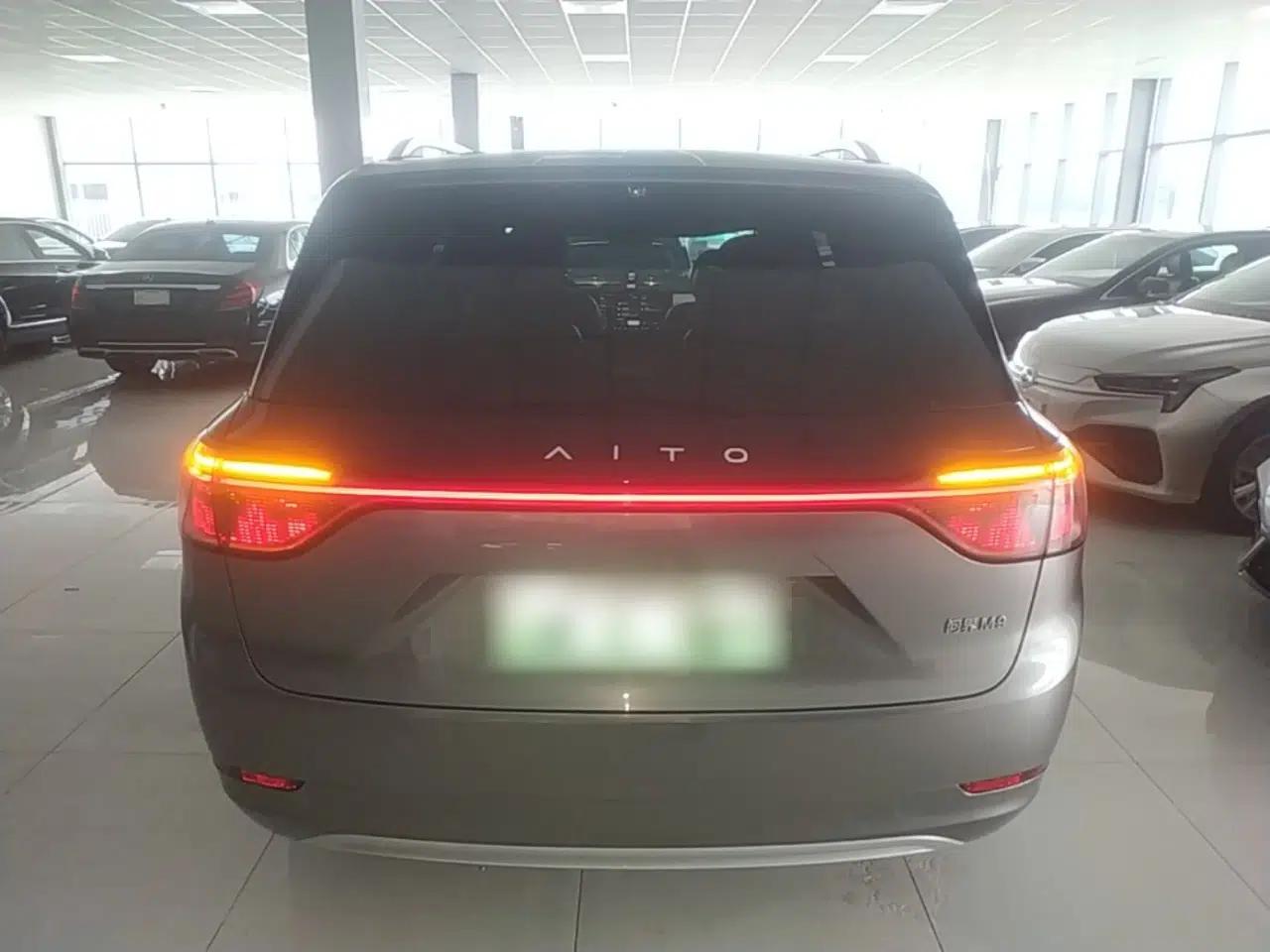 Hima AITO M9 2024 Range-Extended Ultra Version 42 kWh 6-Seater Model — миниатюра 5