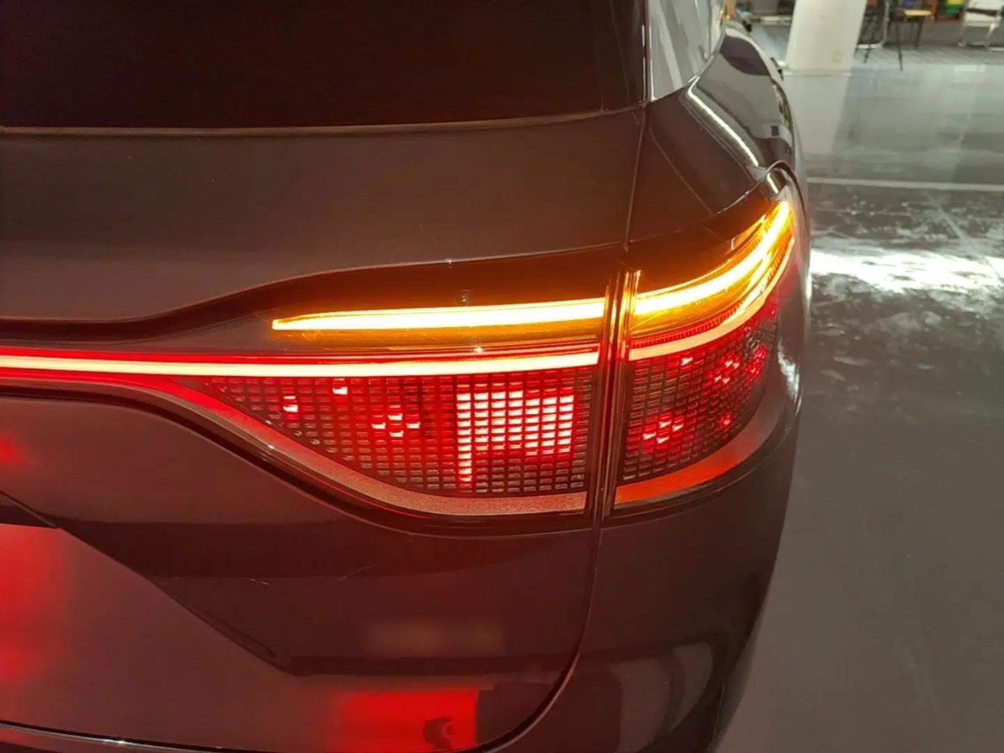 Hima AITO M9 2024 Range-Extended Ultra Version 42 kWh 6-Seater Model — миниатюра 14