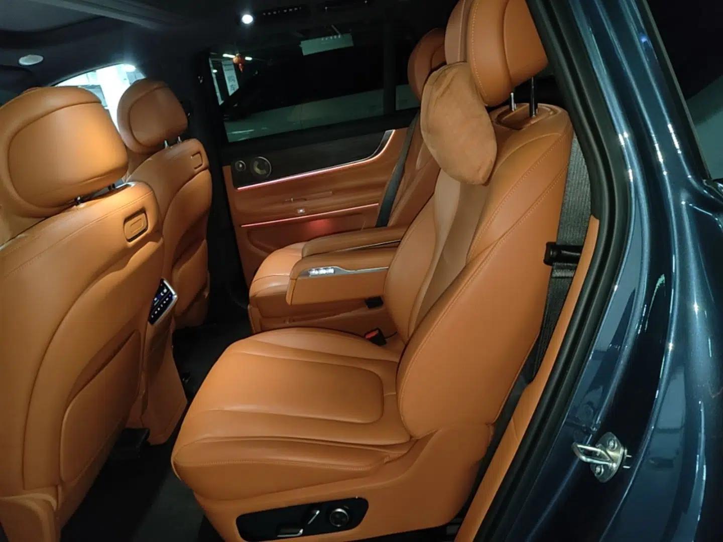 Hima AITO M9 2024 Range-Extended Ultra Version 42 kWh 6-Seater Model — миниатюра 25