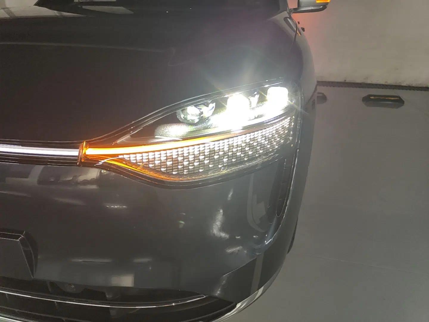 Hima AITO M9 2024 Range-Extended Ultra Version 42 kWh 6-Seater Model — миниатюра 8