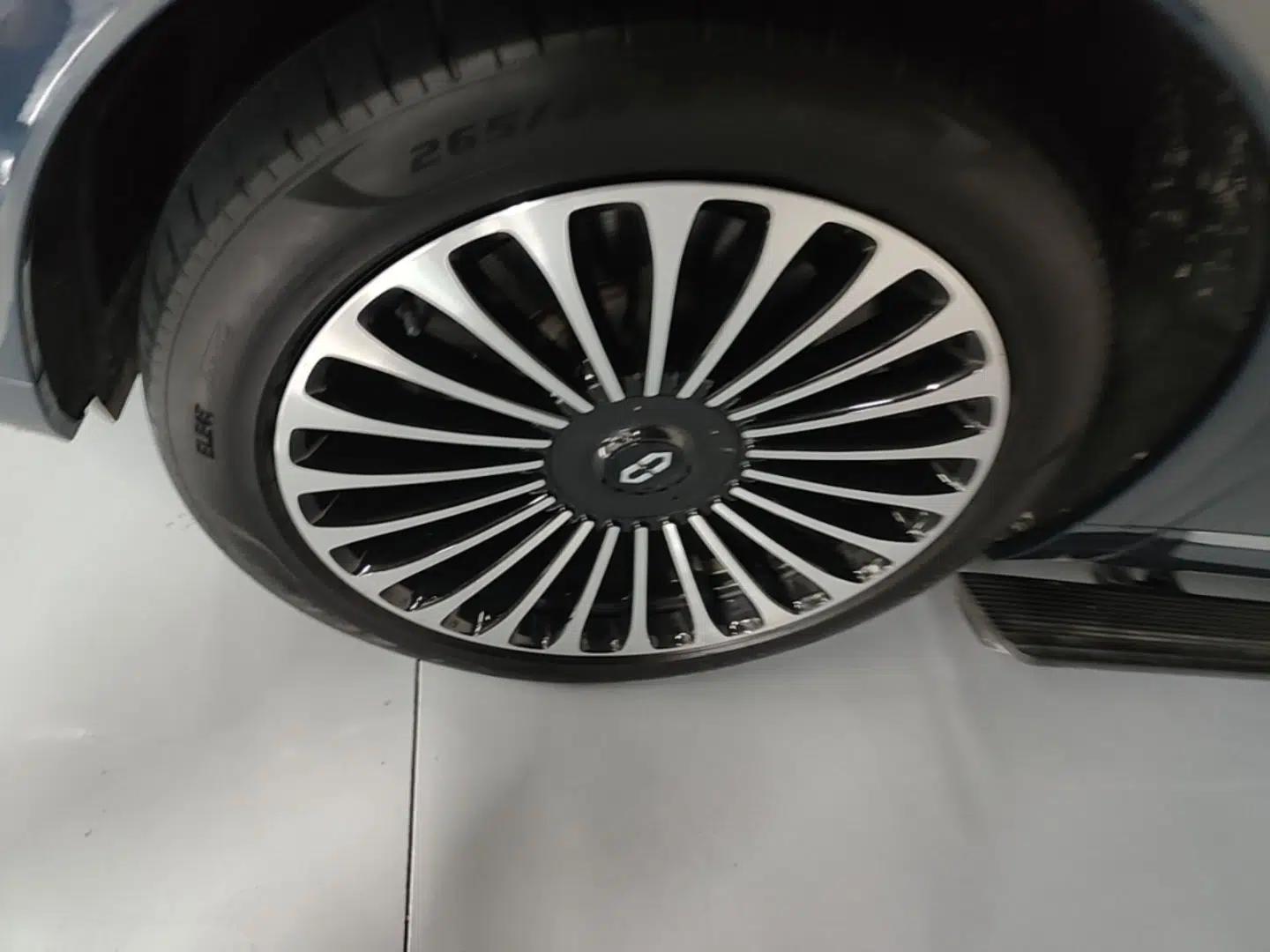 Hima AITO M9 2024 Range-Extended Ultra Version 42 kWh 6-Seater Model — миниатюра 10