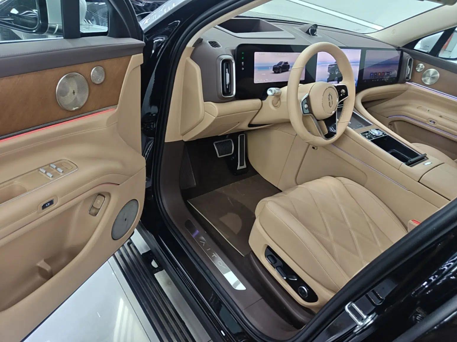 Hima AITO M9 2025 Extended-Range Ultra Version 52 kWh 6-Seater — миниатюра 23