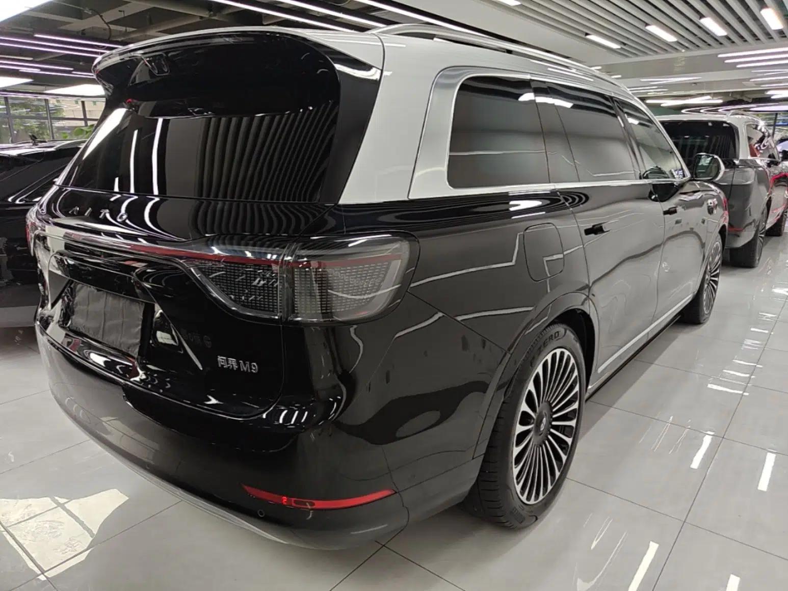 Hima AITO M9 2025 Extended-Range Ultra Version 52 kWh 6-Seater — миниатюра 6
