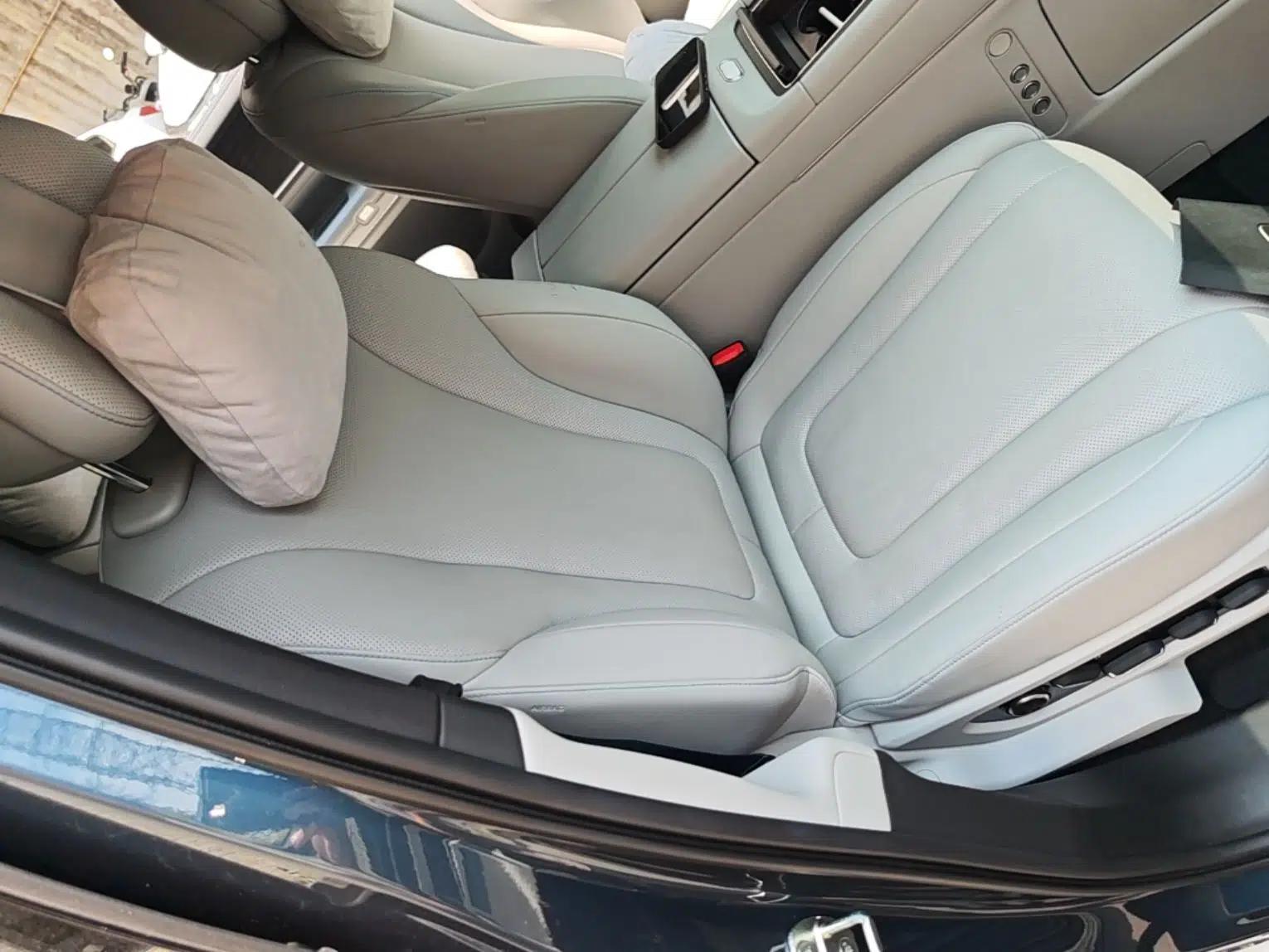 Hima AITO M9 2024 Range-Extended Ultra Version 42 kWh 6-Seater Model — миниатюра 19