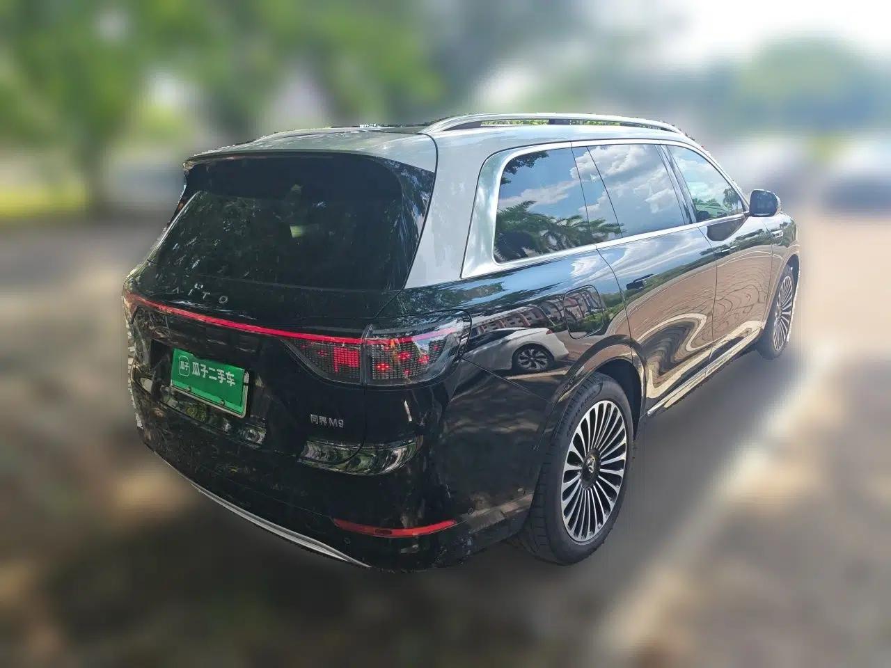 Hima AITO M9 2024 Range-Extended Ultra Version 42 kWh 6-Seater Model — миниатюра 6