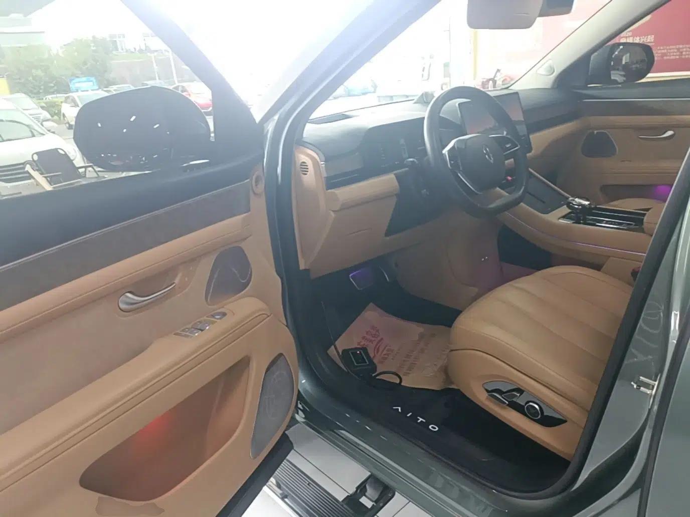 Hima AITO M7 2022 1.5T Rear-Drive Comfort Edition — миниатюра 18