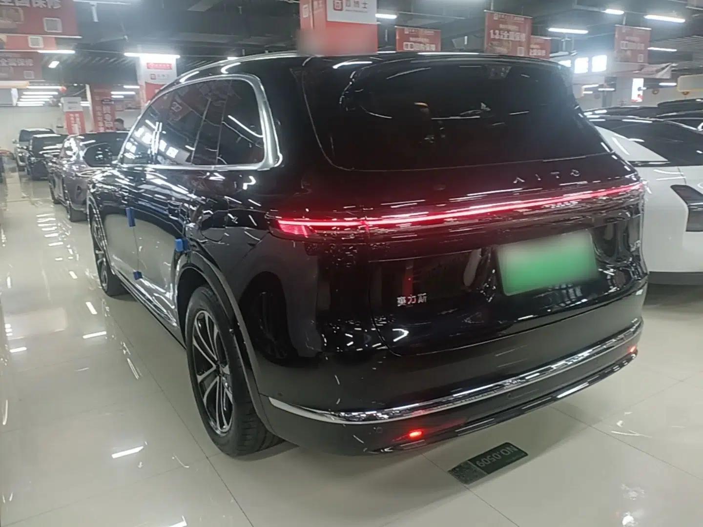 Hima AITO M7 2026 Model Range-Extending Max All-Wheel Drive 6-Seater Version — миниатюра 4
