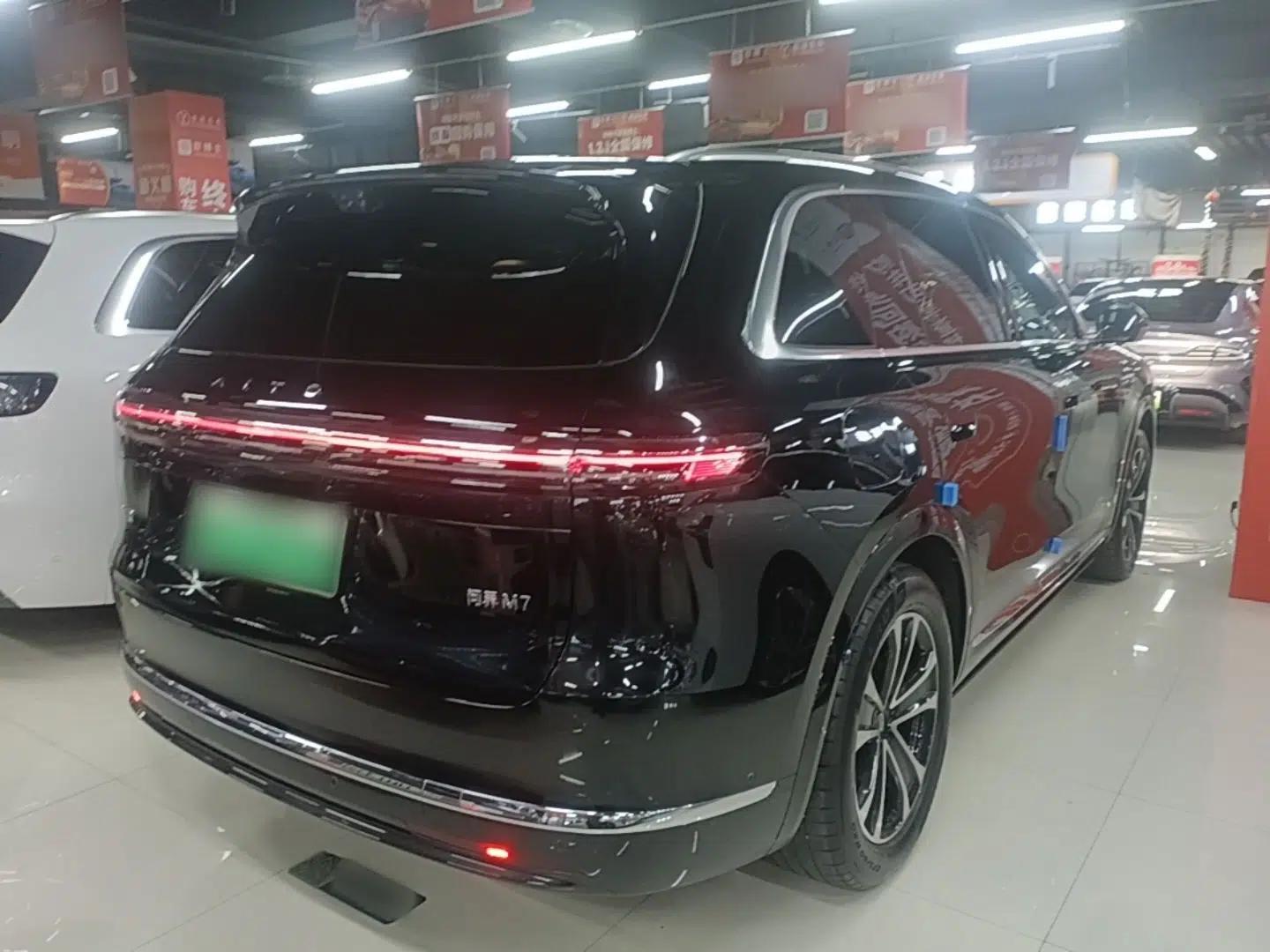 Hima AITO M7 2026 Model Range-Extending Max All-Wheel Drive 6-Seater Version — миниатюра 6