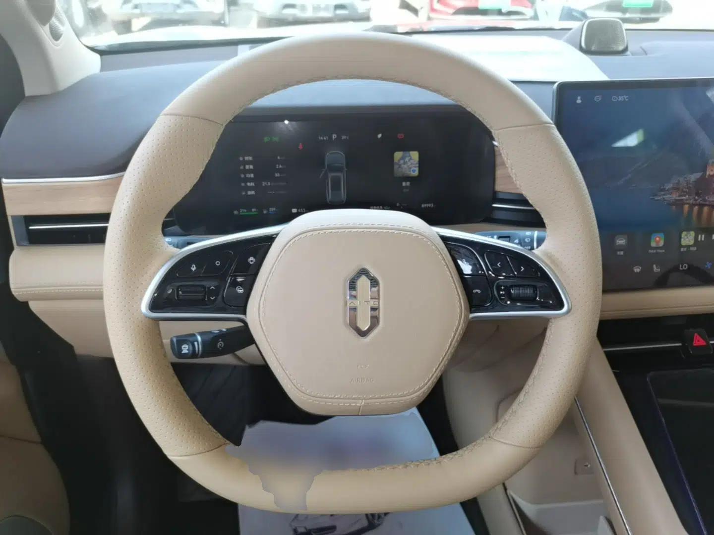 Hima AITO M7 2024 1.5T Rear-Drive Plus Version 5 Seats — миниатюра 13