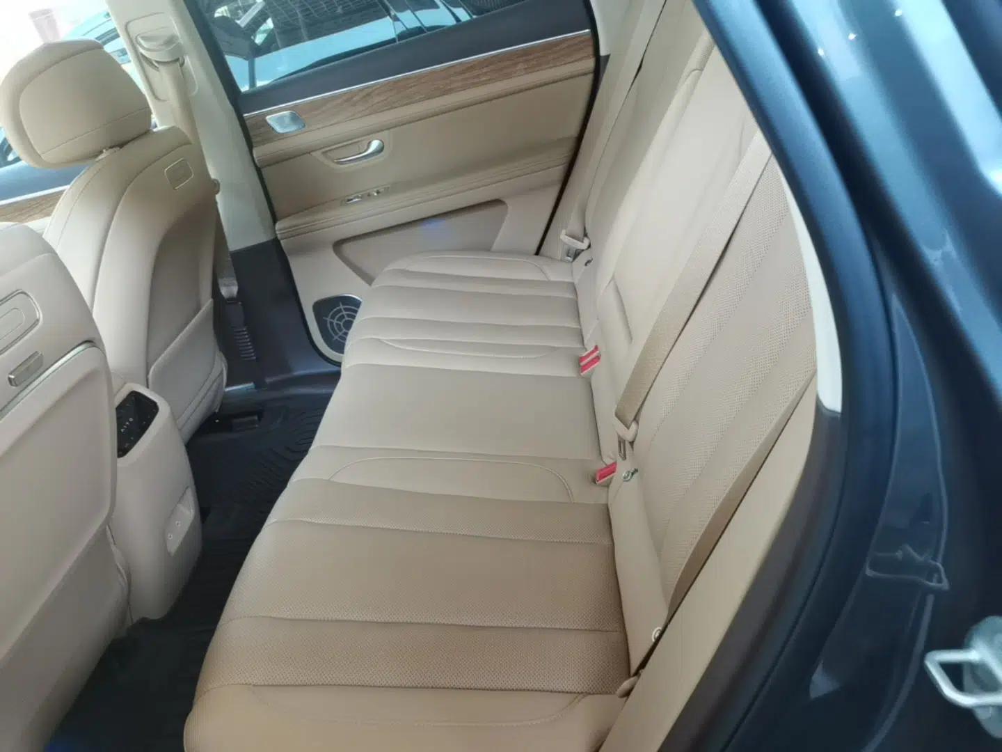 Hima AITO M7 2024 1.5T Rear-Drive Plus Version 5 Seats — миниатюра 20