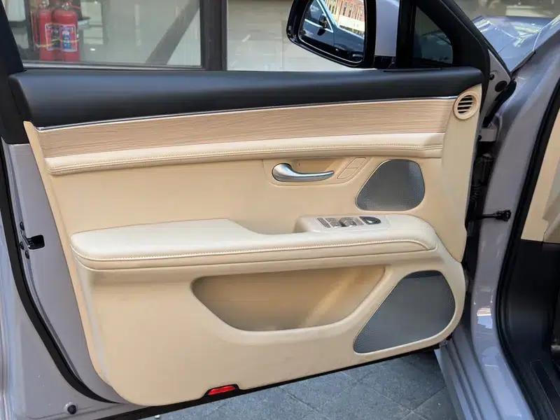 Wenjie M5 2024 Range Extended Max RS 4WD High-End Intelligent Driving Edition — миниатюра 9