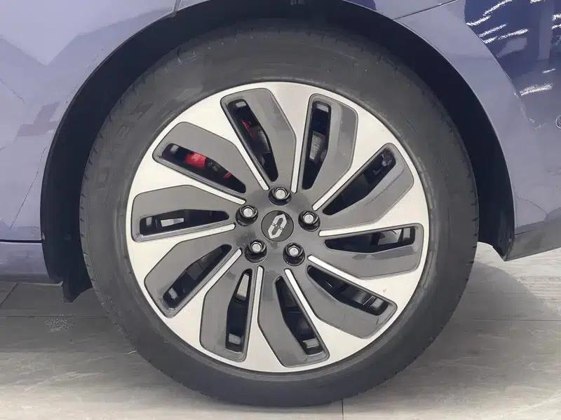 Wenjie M5 2022 Extended Range 4WD Flagship Edition — миниатюра 9