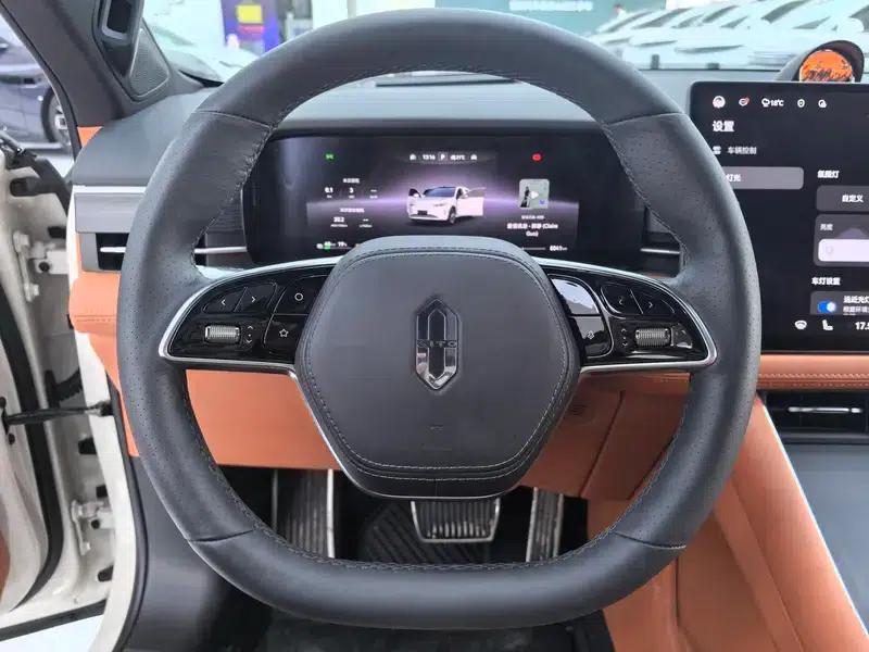 Wenjie M5 2025 Extended Range Ultra 4WD Version — миниатюра 11