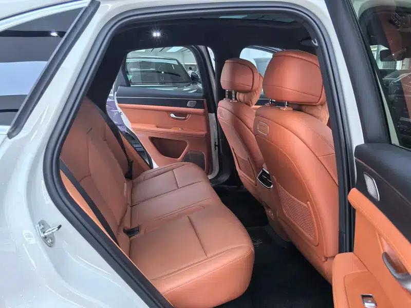 Wenjie M5 2025 Extended Range Ultra 4WD Version — миниатюра 14