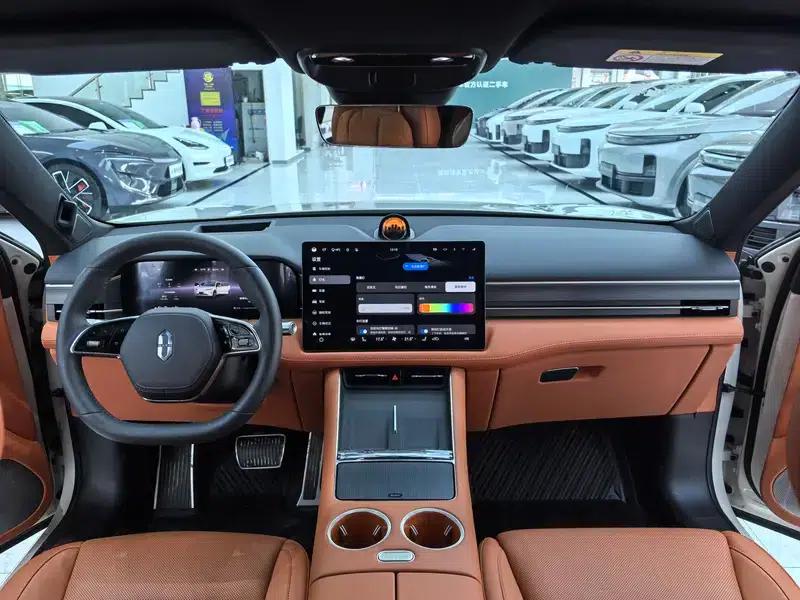 Wenjie M5 2025 Extended Range Ultra 4WD Version — миниатюра 8