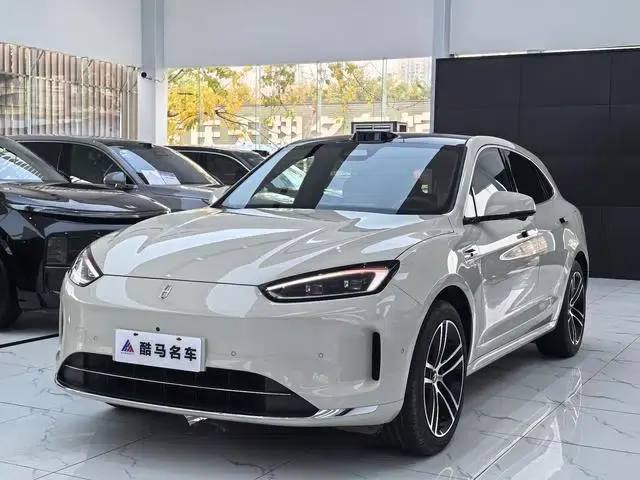 Wenjie M5 2025 Extended Range Ultra 4WD Version