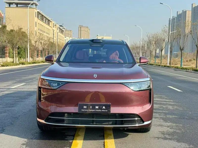 Wenjie M8 2025 Extended Range Ultra 5-Seat 4WD (192-line LiDAR) — миниатюра 2