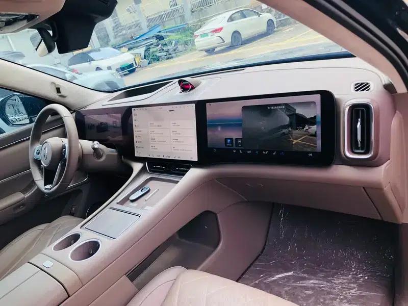 Wenjie M8 2025 Extended Range Max+ 5-Seat 4WD Version (192-line LiDAR) — миниатюра 17