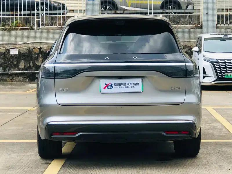Wenjie M8 2025 Extended Range Max+ 5-Seat 4WD Version (192-line LiDAR) — миниатюра 6
