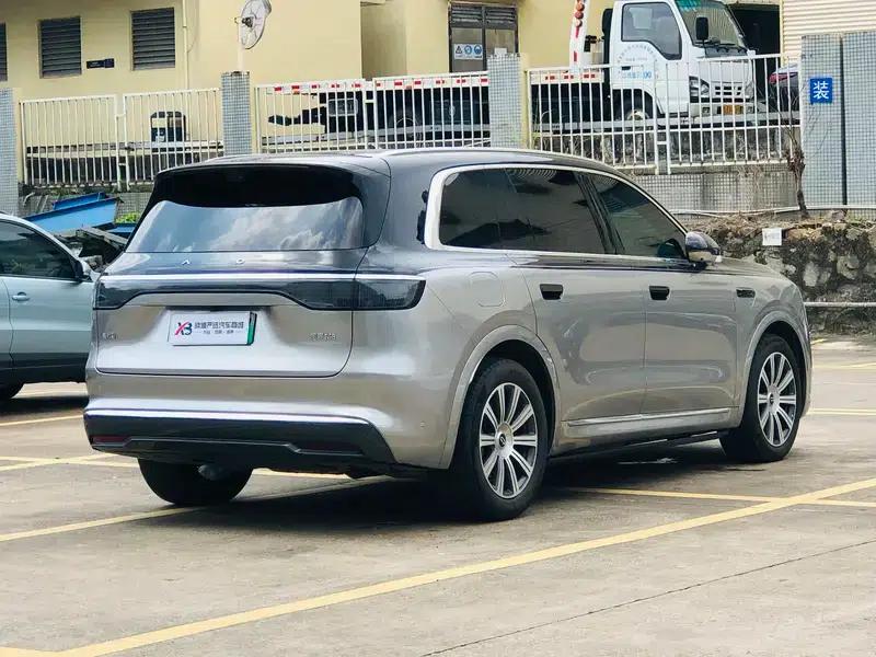 Wenjie M8 2025 Extended Range Max+ 5-Seat 4WD Version (192-line LiDAR) — миниатюра 7