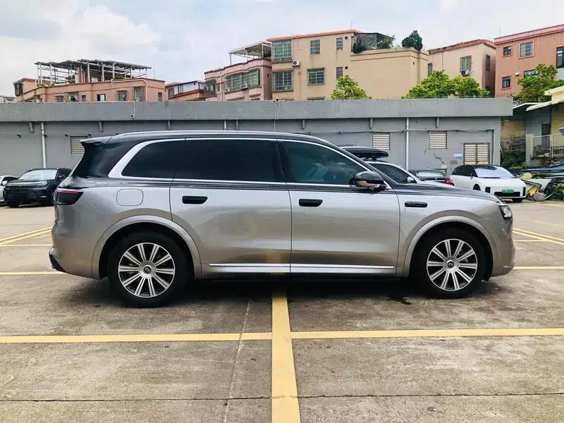 Wenjie M8 2025 Extended Range Max+ 5-Seat 4WD Version (192-line LiDAR) — миниатюра 8