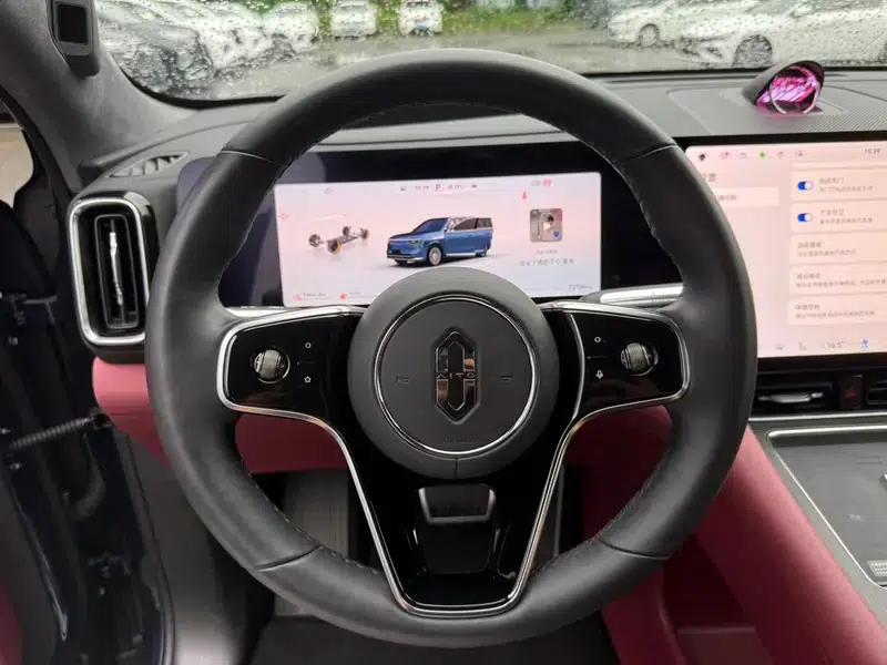 Wenjie M8 2025 Extended Range Ultra 5-Seat 4WD (192-line LiDAR) — миниатюра 13