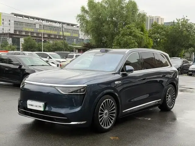 Wenjie M8 2025 Extended Range Ultra 5-Seat 4WD (192-line LiDAR)