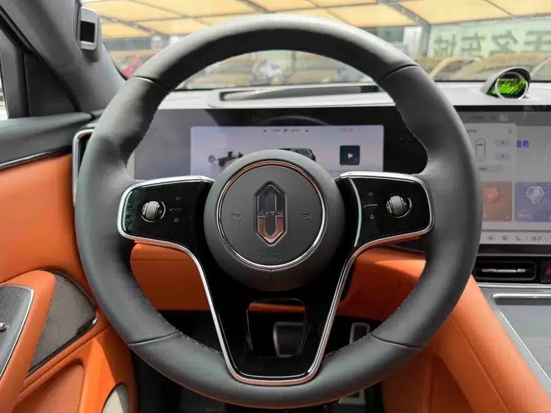 Wenjie M8 2025 Extended Range Ultra 6-Seat 4WD (192-line LiDAR) — миниатюра 10