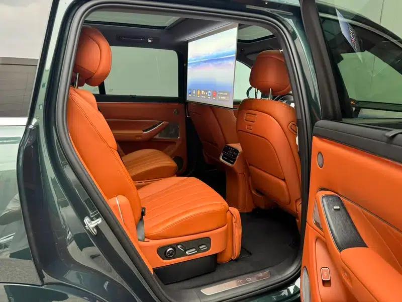 Wenjie M8 2025 Extended Range Ultra 6-Seat 4WD (192-line LiDAR) — миниатюра 16