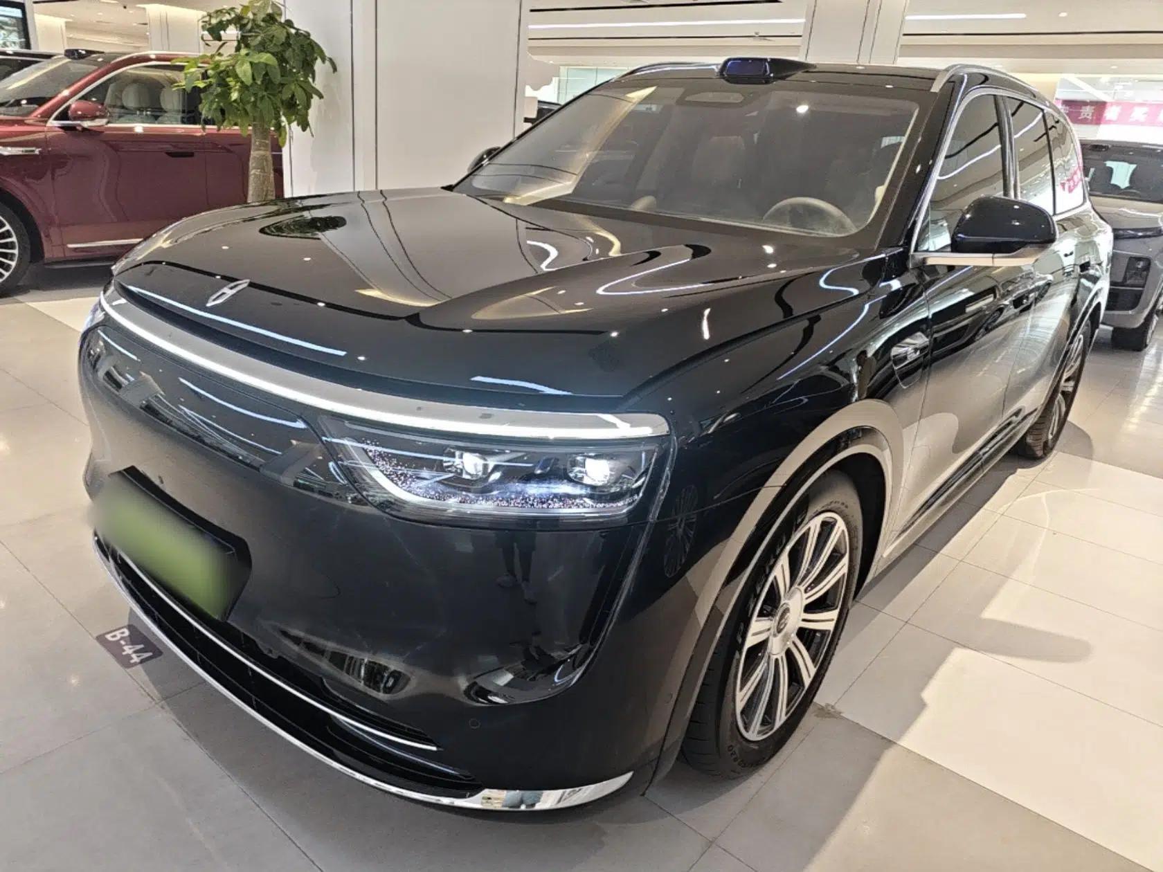 Hima AITO M8 2025 Extended-Range Max+ Version 53.4 kWh 5-Seater Edition — миниатюра 1
