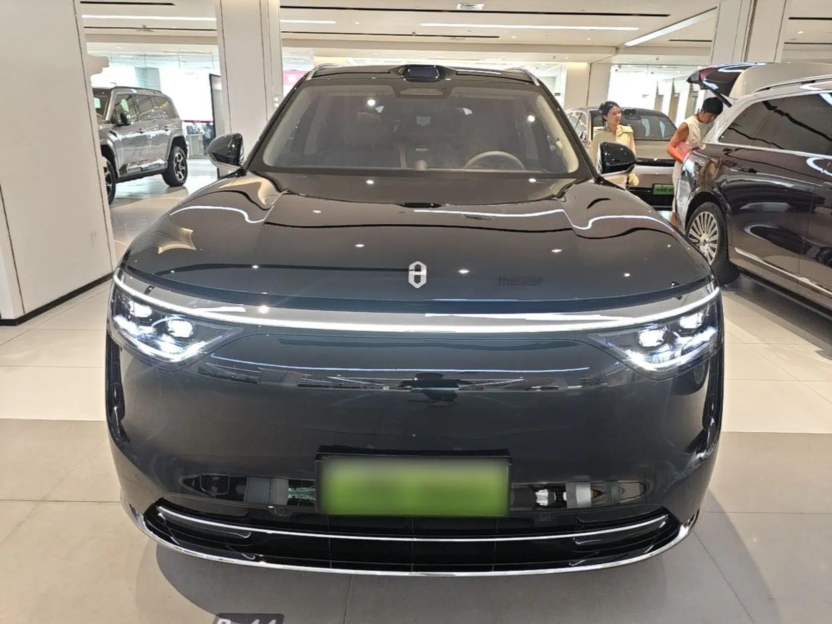 Hima AITO M8 2025 Extended-Range Max+ Version 53.4 kWh 5-Seater Edition — миниатюра 2