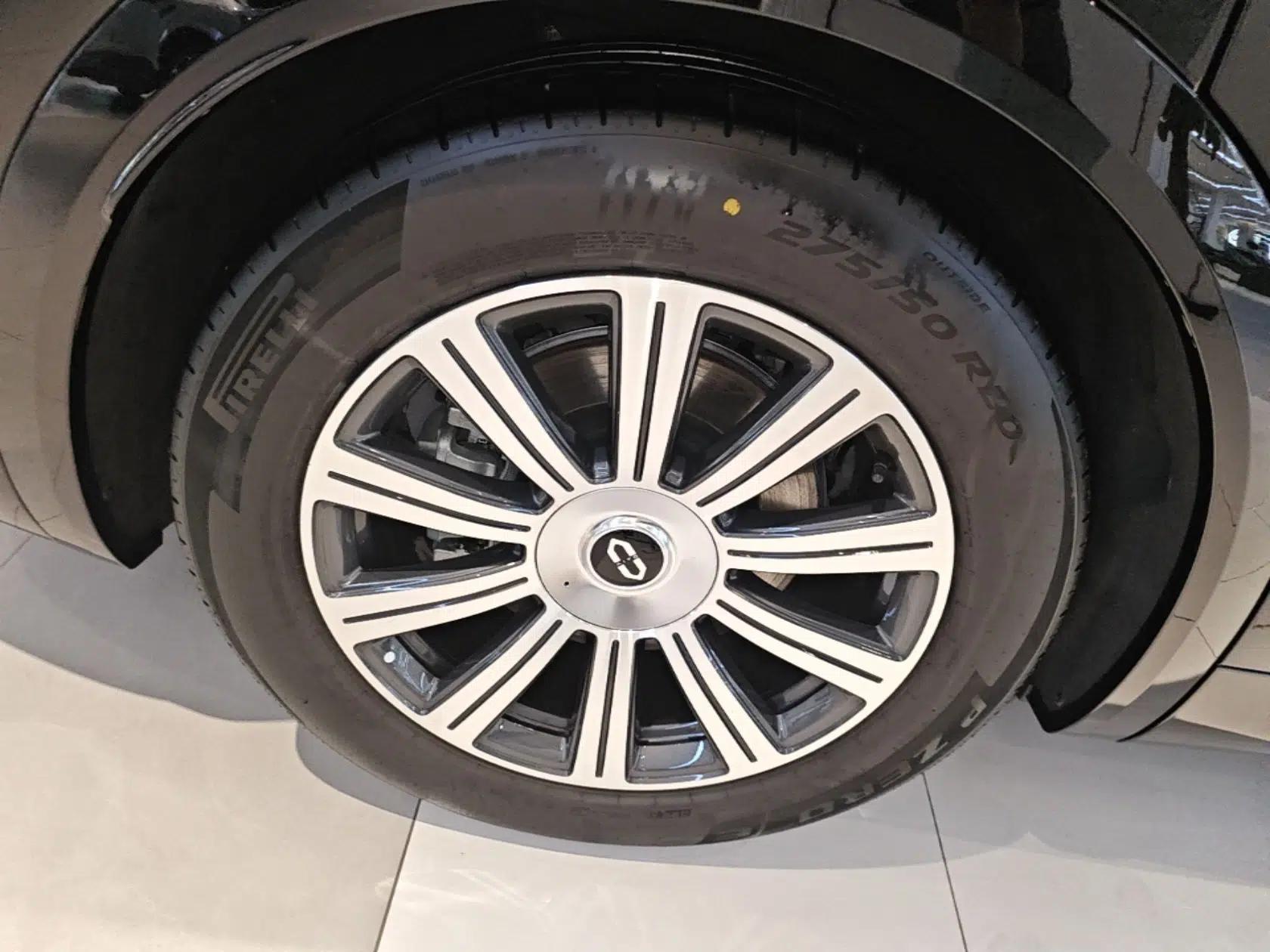 Hima AITO M8 2025 Extended-Range Max+ Version 53.4 kWh 5-Seater Edition — миниатюра 11