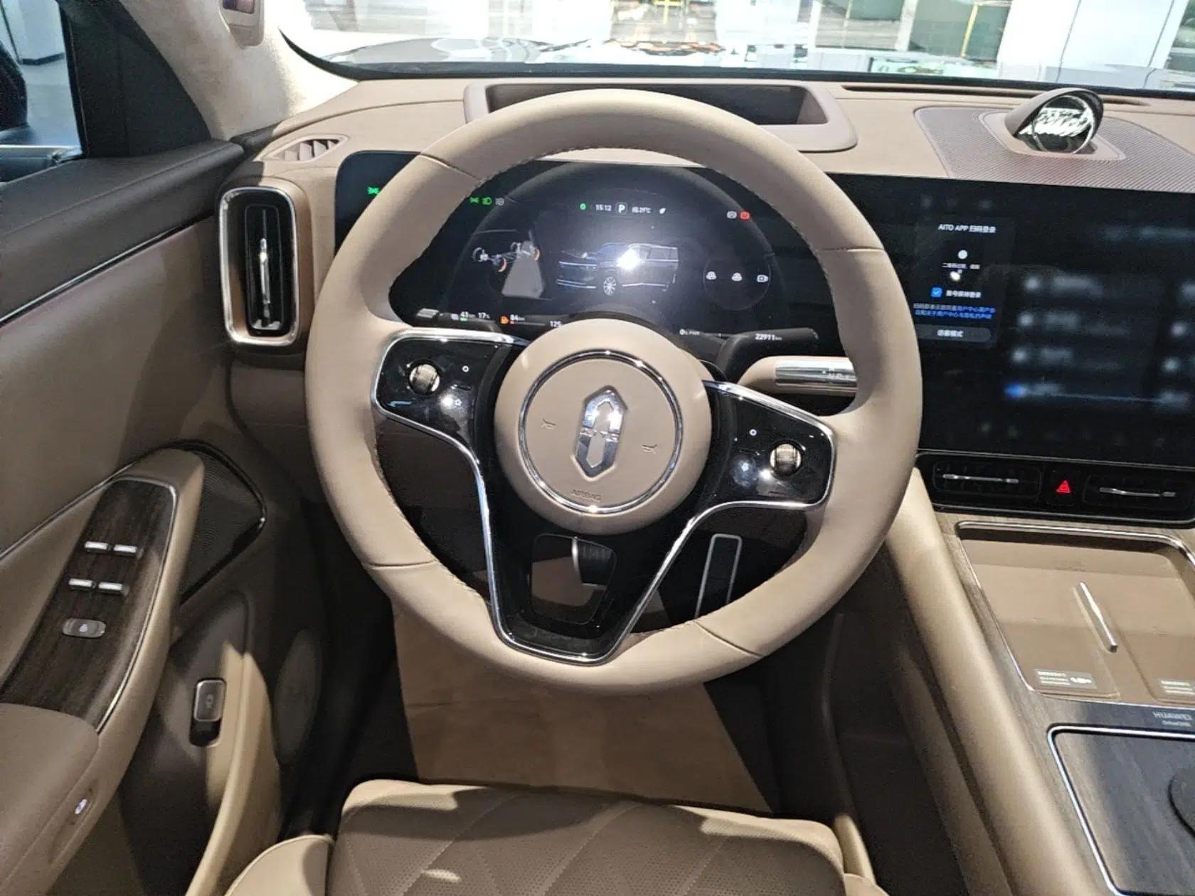 Hima AITO M8 2025 Extended-Range Max+ Version 53.4 kWh 5-Seater Edition — миниатюра 13