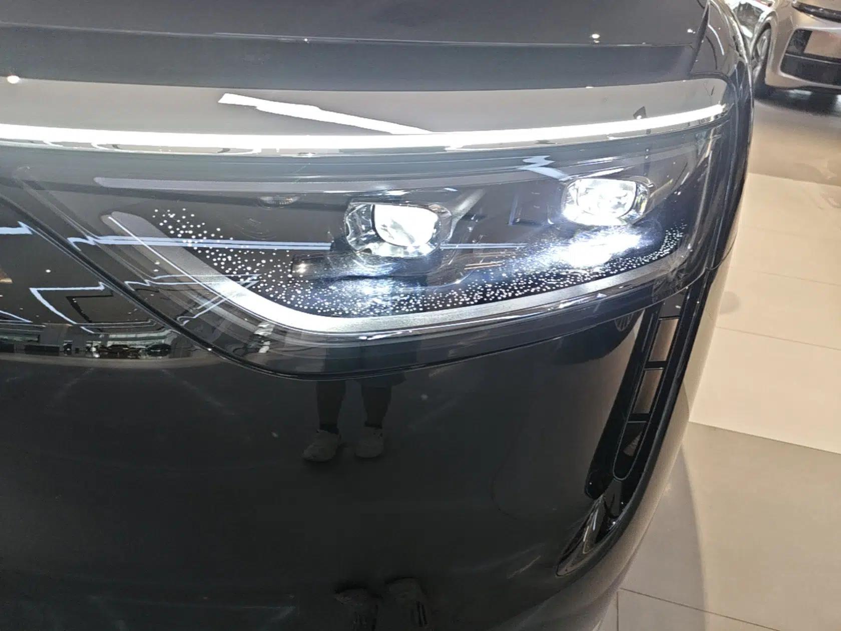 Hima AITO M8 2025 Extended-Range Max+ Version 53.4 kWh 5-Seater Edition — миниатюра 8