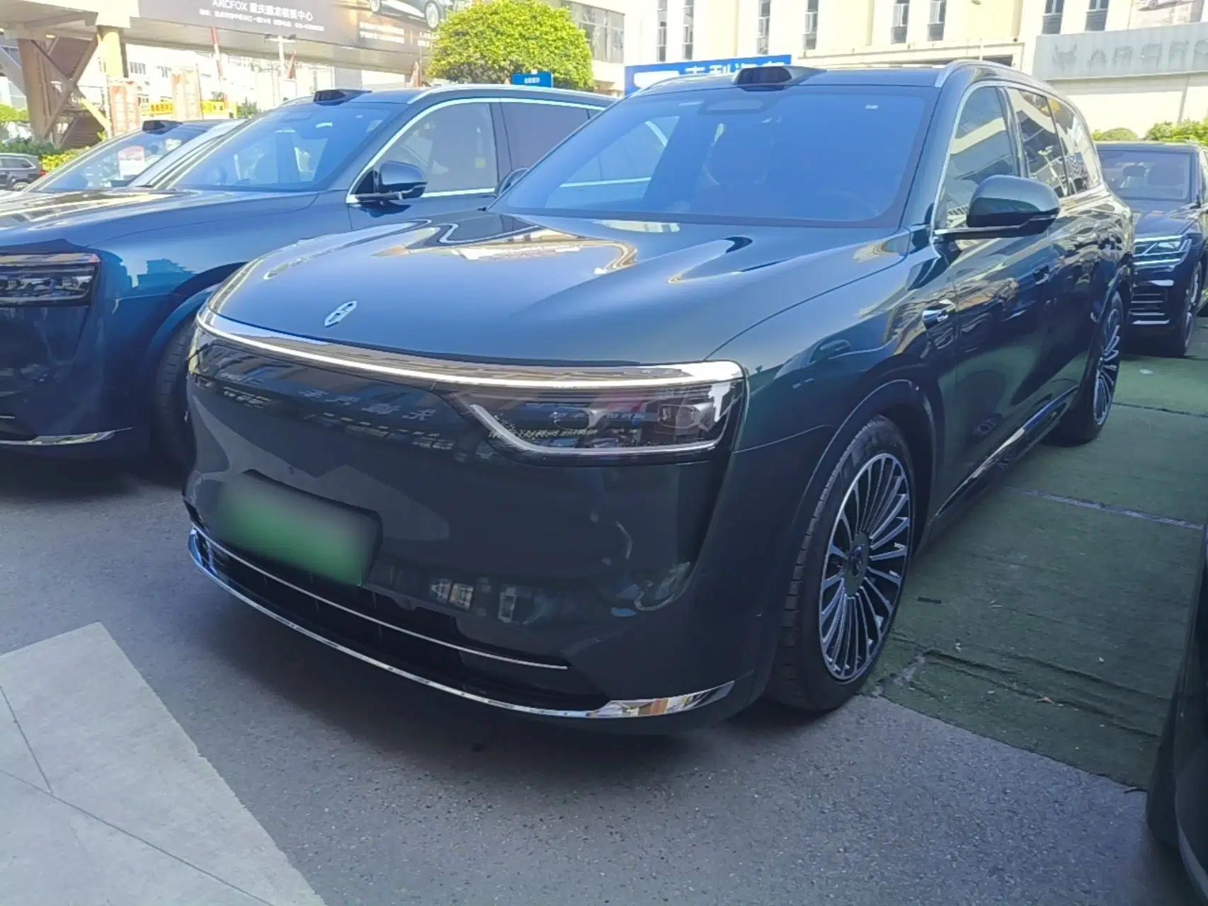 Hima AITO M8 2025 Extended-Range Ultra Version 53.4 kWh 6-Seater Edition — миниатюра 1