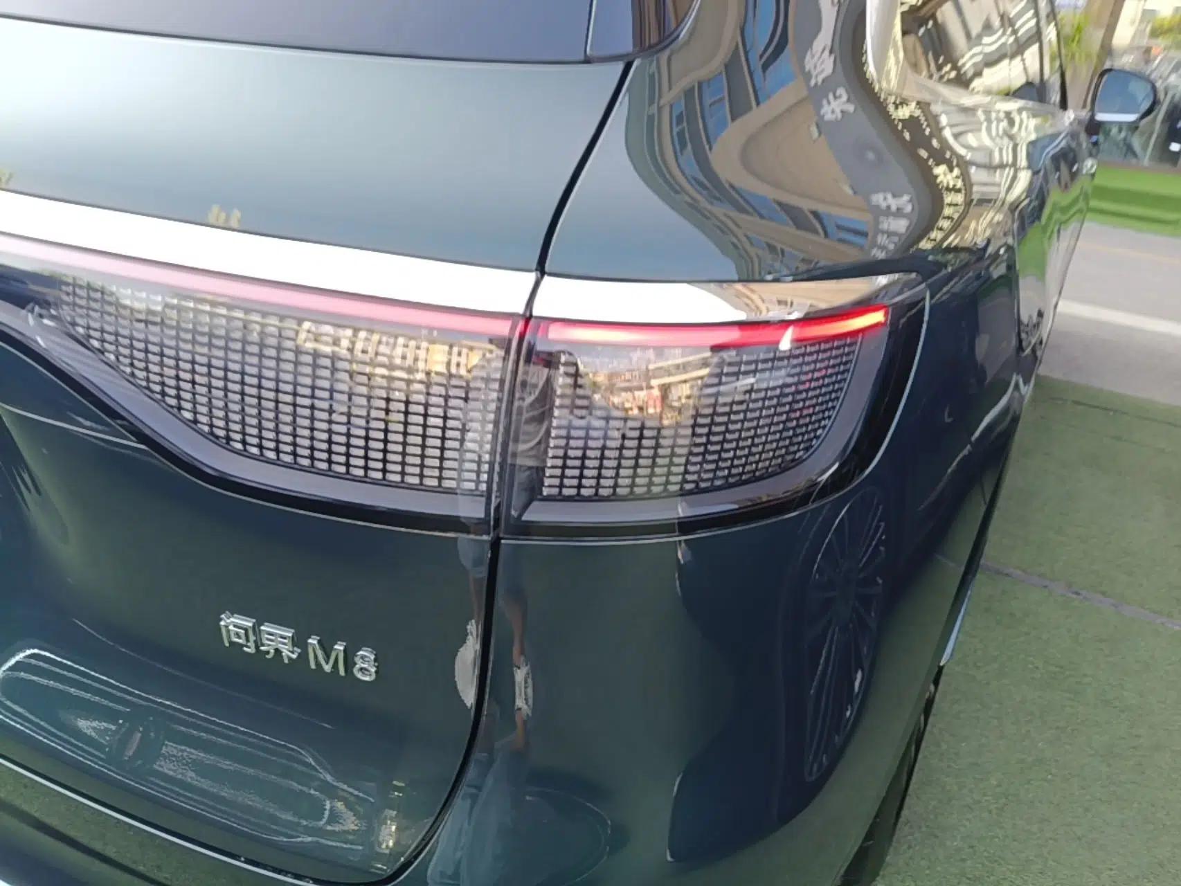 Hima AITO M8 2025 Extended-Range Ultra Version 53.4 kWh 6-Seater Edition — миниатюра 9