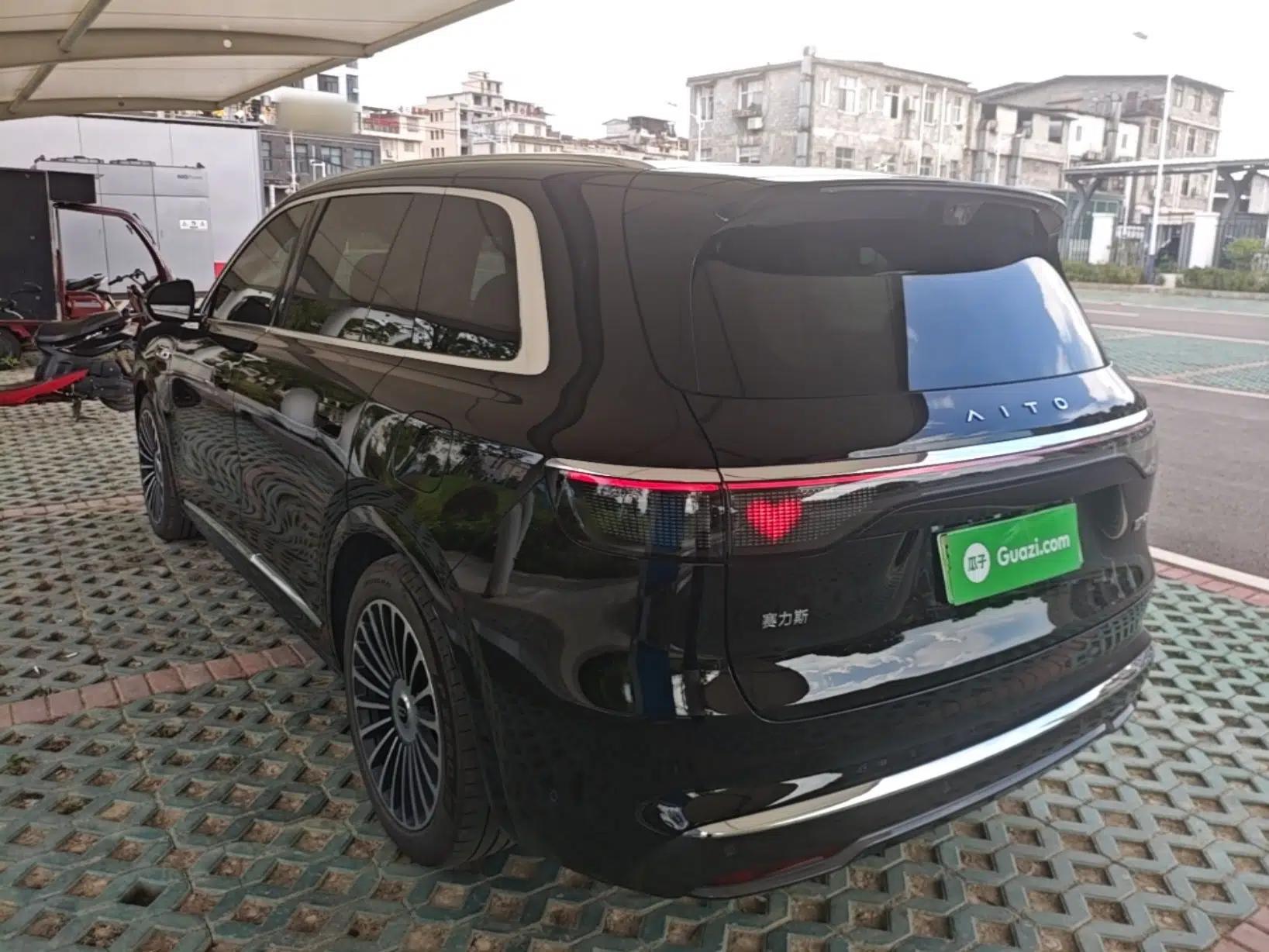 Hima AITO M8 2025 Extended-Range Ultra Version 53.4 kWh 6-Seater Edition — миниатюра 4