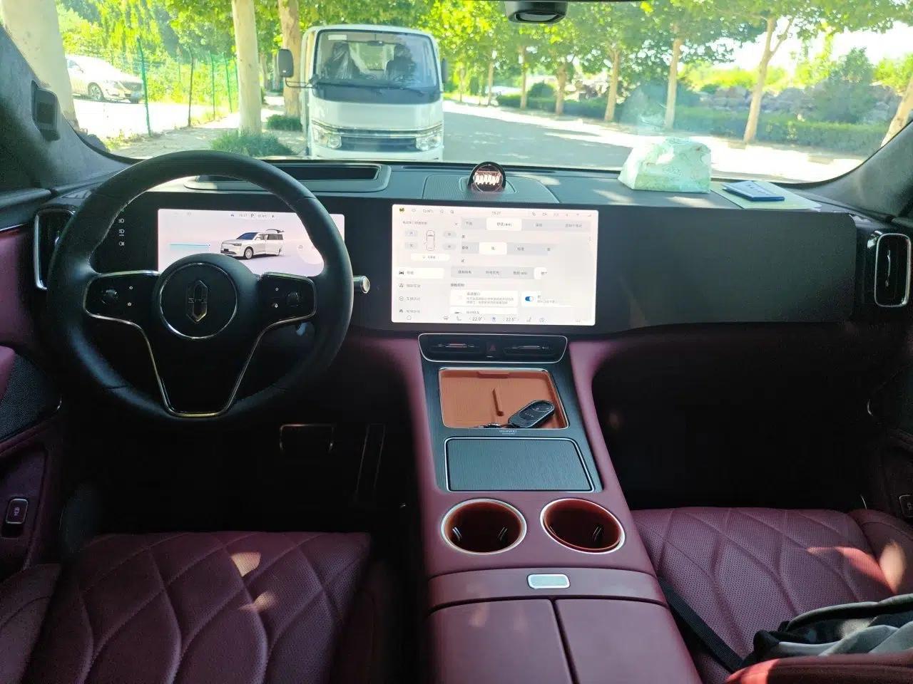 Hima AITO M8 2025 Extended-Range Ultra Version 53.4 kWh 6-Seater Edition — миниатюра 9