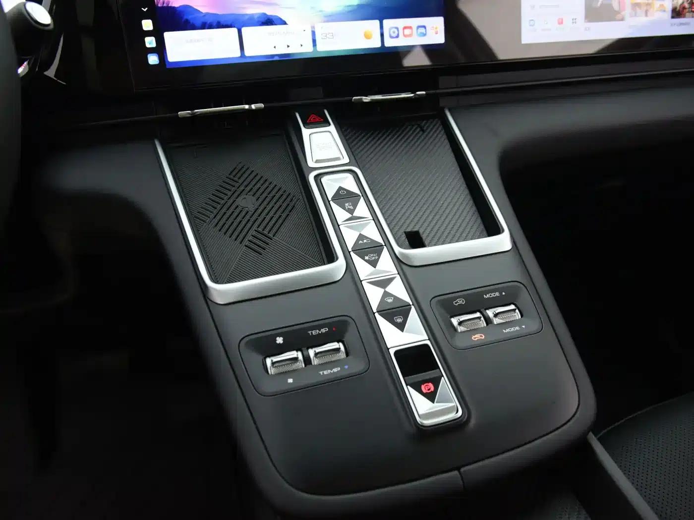 Haval Xiaolong MAX 2023 1.5L Hi4 105 4WD Intelligent Flagship Edition — миниатюра 12