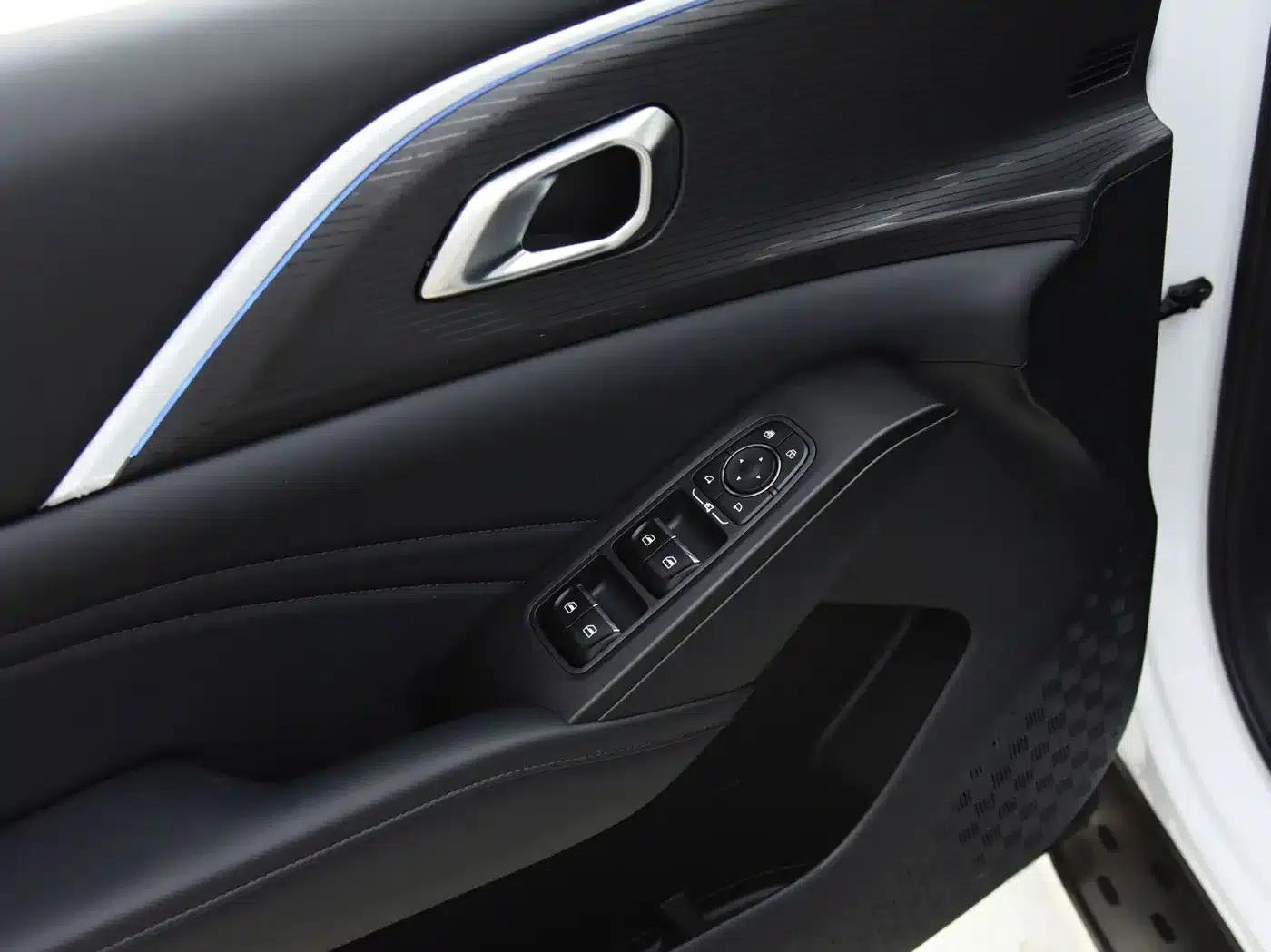 Haval Xiaolong MAX 2023 1.5L Hi4 105 4WD Intelligent Flagship Edition — миниатюра 8
