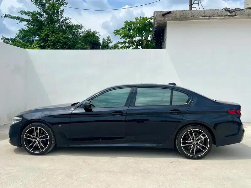 2020 BMW 5 Series 530Li Luxury M Sport Package — миниатюра 3