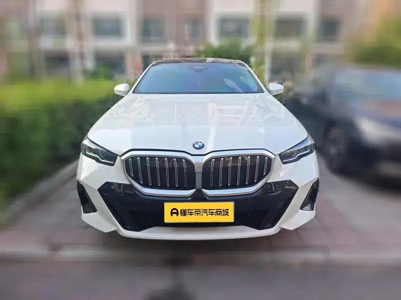 2025 BMW 5 Series 530Li xDrive M Sport Package — миниатюра 2