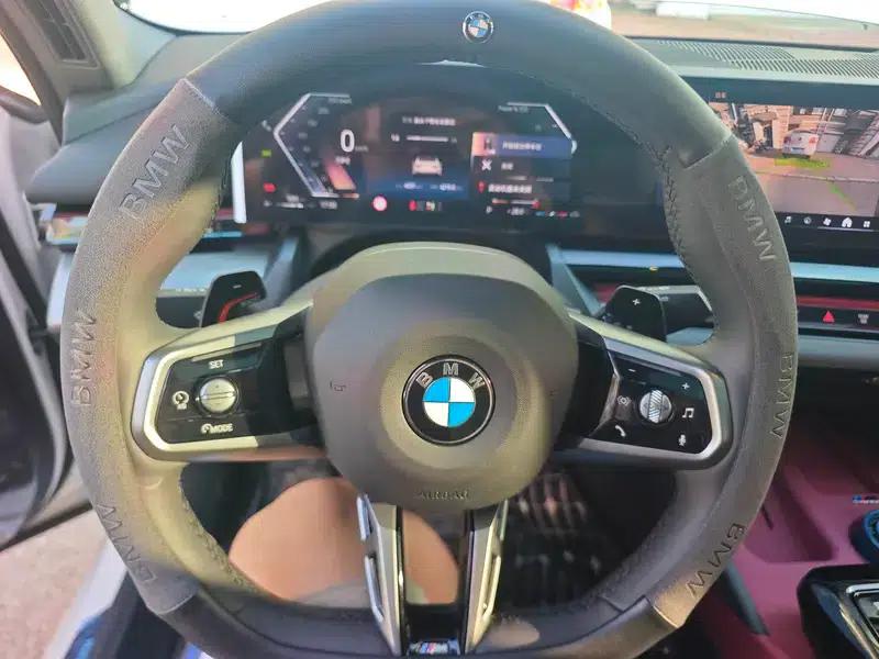 2025 BMW 5 Series 530Li xDrive M Sport Package — миниатюра 11