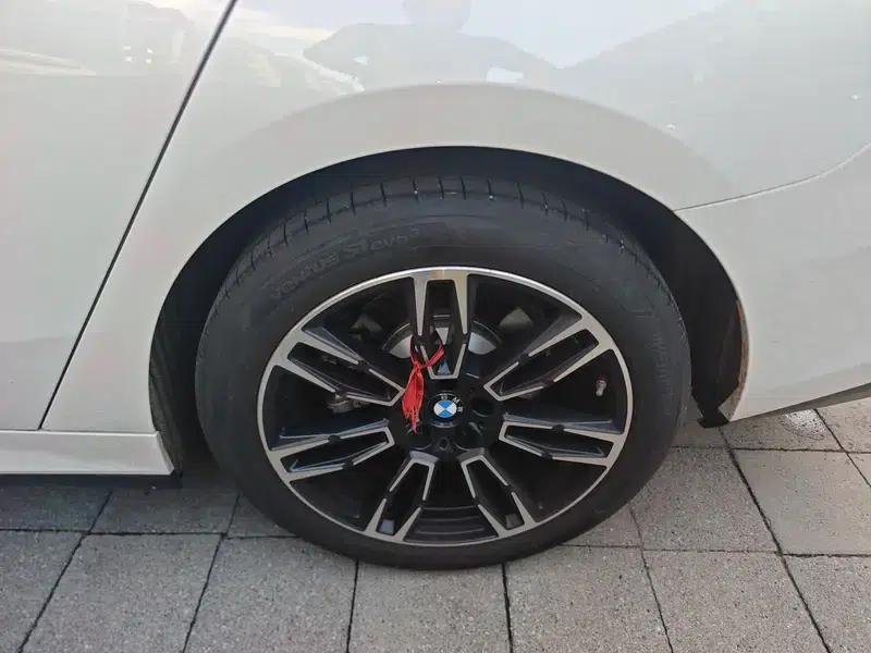 2025 BMW 5 Series 530Li xDrive M Sport Package — миниатюра 20