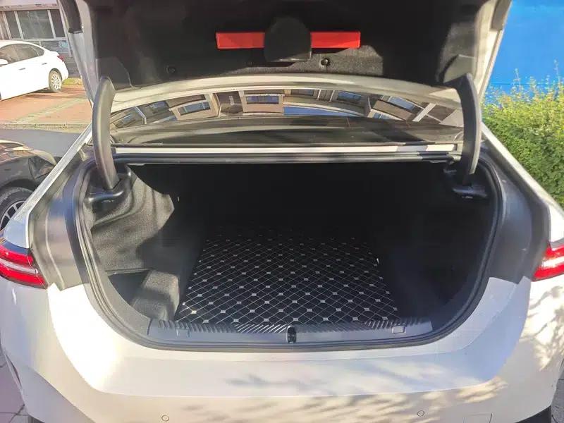 2025 BMW 5 Series 530Li xDrive M Sport Package — миниатюра 21