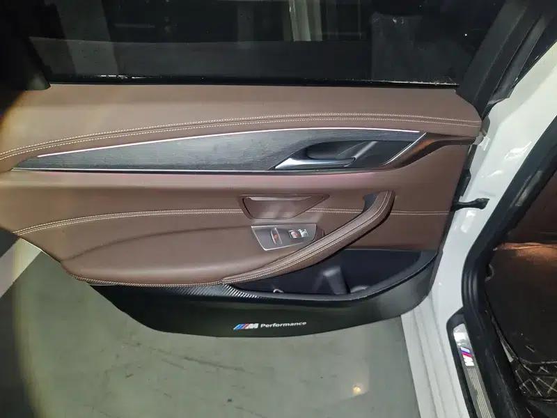 2023 BMW 5 Series 530Li Leading Edition M Sport Package — миниатюра 17